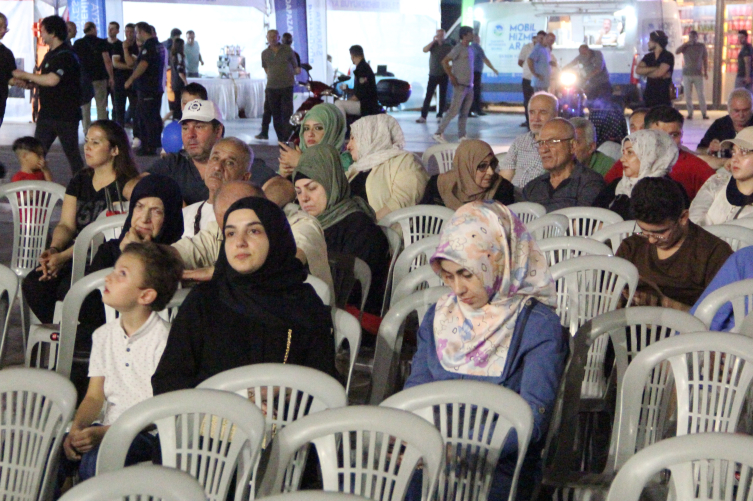 17 Ağustos depreminde hayatını kaybedenler Sakarya'da anıldı