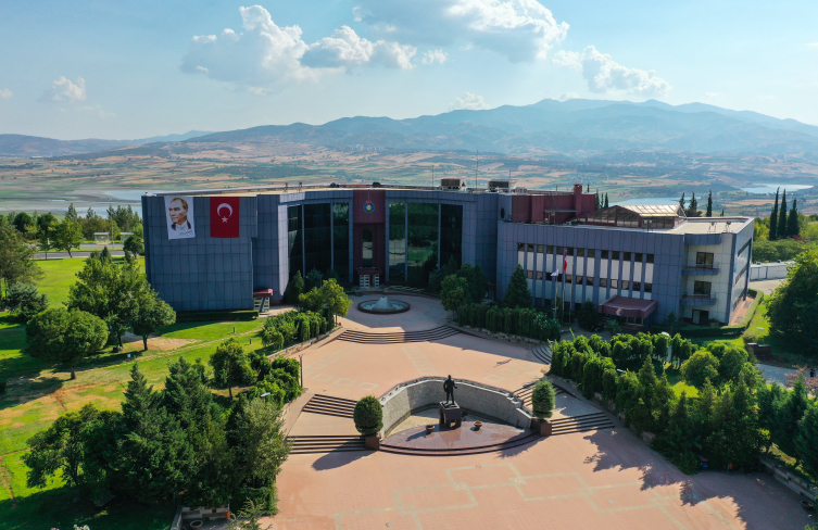 Depremlerin merkez üssü Kahramanmaraş'taki Sütçü İmam Üniversitesi'ne talep arttı
