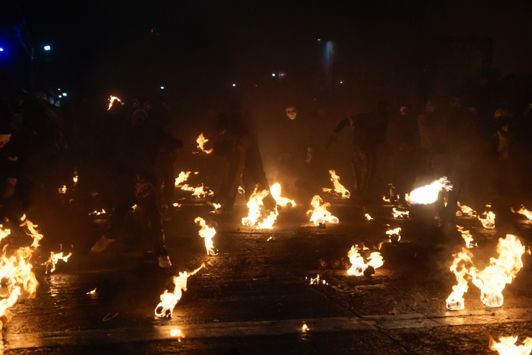 El Salvador'da "ateş topu" festivali yapıldı