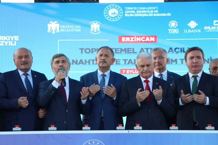 Erzincan'da TOKİ'nin temel atma, açılış ve tapu teslim töreni