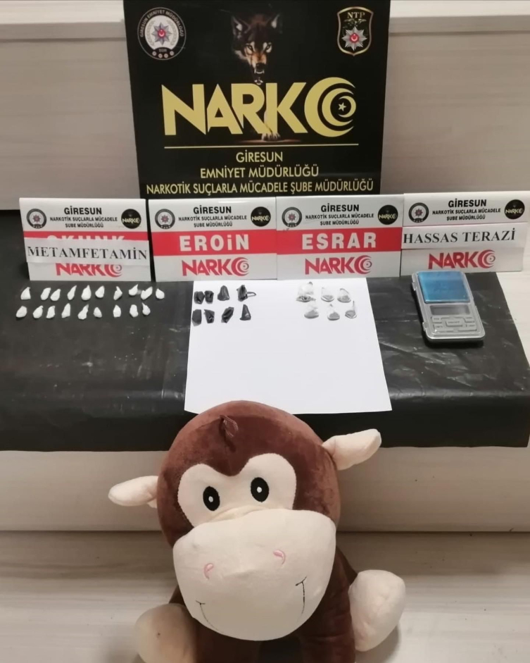 Giresun'da oyuncağın içine gizlenmiş uyuşturucu ele geçirildi