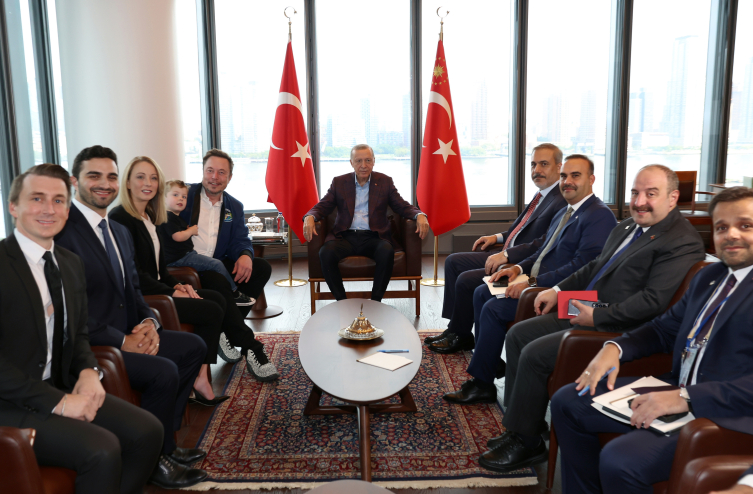 Cumhurbaşkanı Erdoğan Elon Musk’ı TEKNOFEST'e davet etti.