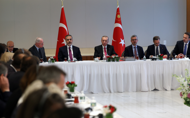 Cumhurbaşkanı Erdoğan düşünce kuruluşu temsilcileriyle bir araya geldi