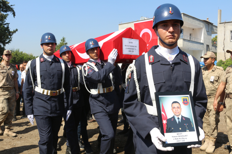Şehit Jandarma Astsubay Bozkurt'un cenazesi Hatay'da defnedildi