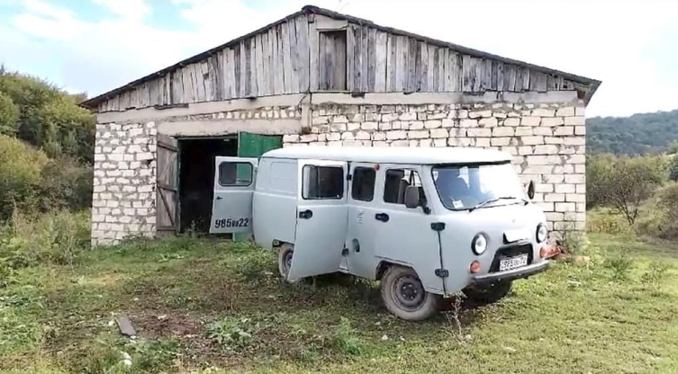Azerbaycan'ın kontrolüne geçen köyde, Ermeni güçlere ait mühimmat deposu bulundu