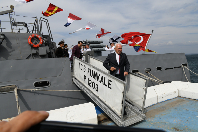 TCG Kumkale gemisi Lapseki'de ziyarete açıldı