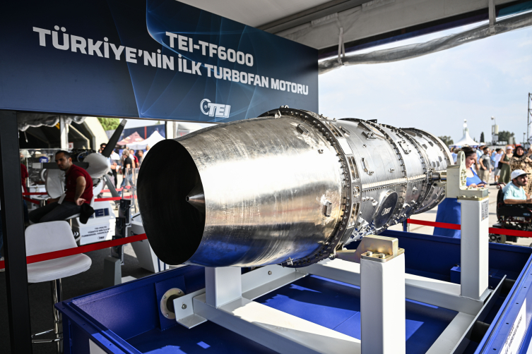 Türkiye'nin milli uçak motoru TEKNOFEST İzmir'de