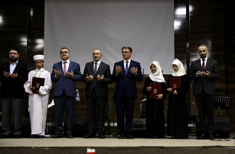 Van'da 270 hafız için icazet töreni düzenlendi
