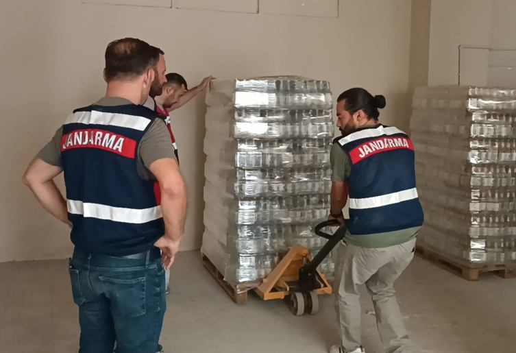 Fabrikadan teslim aldığı gazozları satmaya çalışan nakliyeci tutuklandı