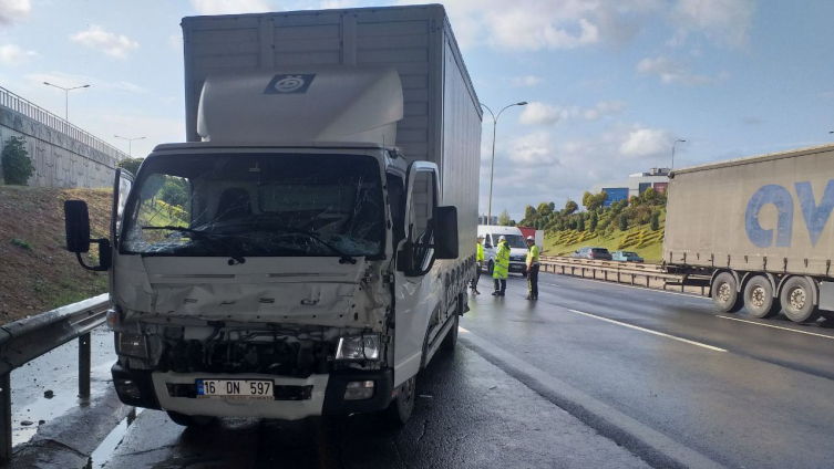 TEM Otoyolu'nda zincirleme kaza: 1 yaralı