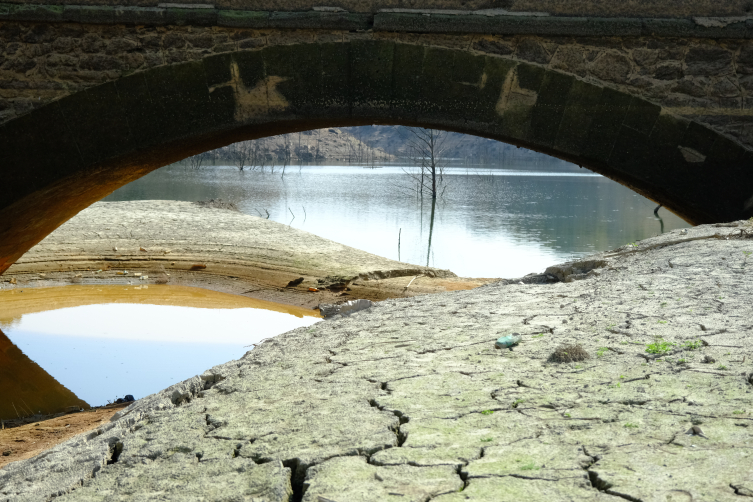 Baraj suyu çekilince Çağlayan Köprüsü ortaya çıktı