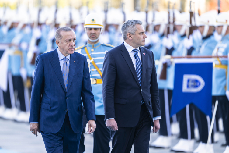 Cumhurbaşkanı Erdoğan, Avusturya Başbakanı Nehammer'i resmi törenle karşıladı