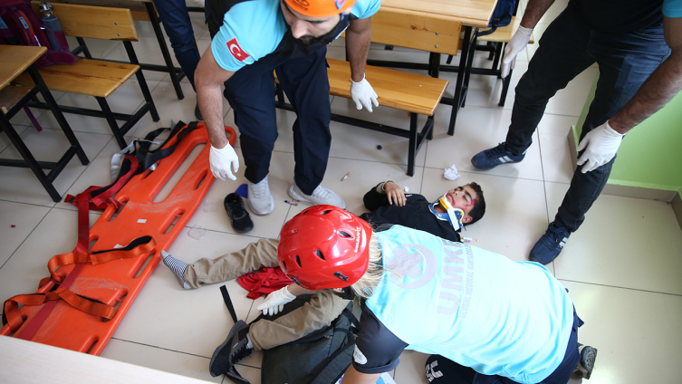 Bingöl'de 400 okulda deprem tatbikatı yapıldı