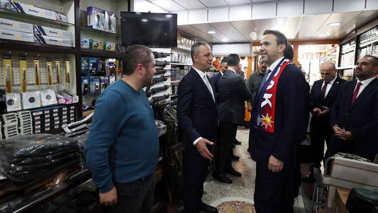 Bakan Bayraktar Zonguldak'ta esnafı ziyaret etti