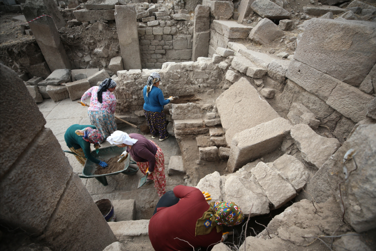 Arkeolojik kazılar binlerce yıllık kültürü bugüne taşıyor