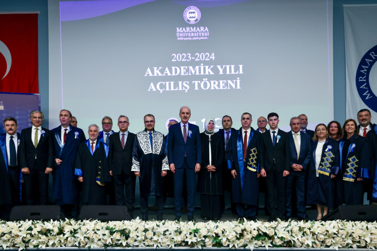 TBMM Başkanı Kurtulmuş: Maalesef bilgisayar başında bir ölüm oyunu izler gibi dünya izliyor