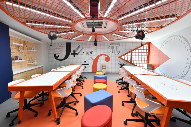 Milli İHA'ların öncüsü Özdemir Bayraktar ile "milli teknoloji" yürüyüşü sürüyor