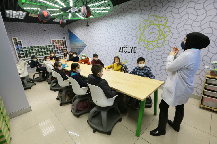 Milli İHA'ların öncüsü Özdemir Bayraktar ile "milli teknoloji" yürüyüşü sürüyor