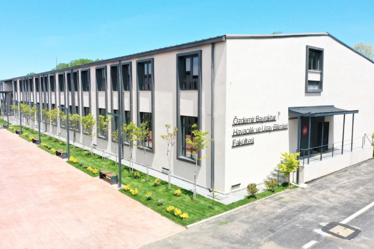 Milli İHA'ların öncüsü Özdemir Bayraktar ile "milli teknoloji" yürüyüşü sürüyor