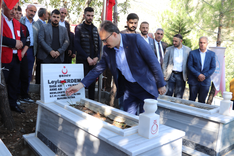 Siirt'in Derince köyünde PKK'lı teröristlerin katlettiği 22 kişi anıldı