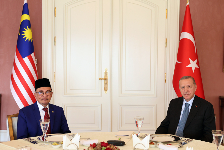 Cumhurbaşkanı Erdoğan, Malezya Başbakanı'nı kabul etti