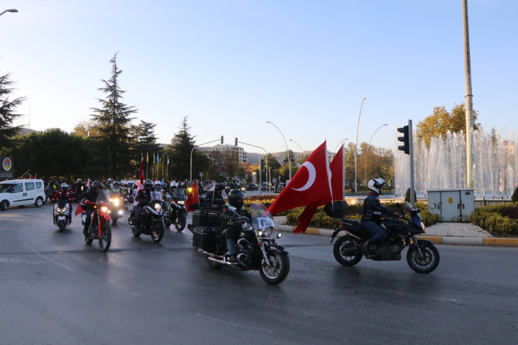 Cumhuriyet'in 100. yılında motosikletliler yollarda