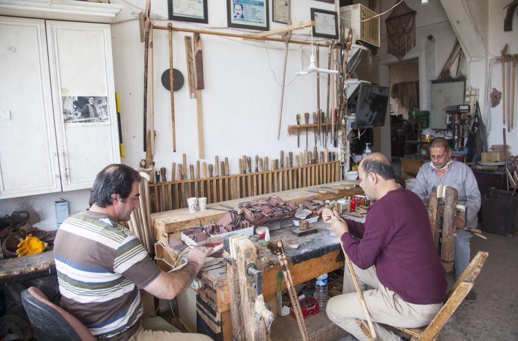 Bitlisli ustadan Cumhuriyet'in 100. yılına özel baston