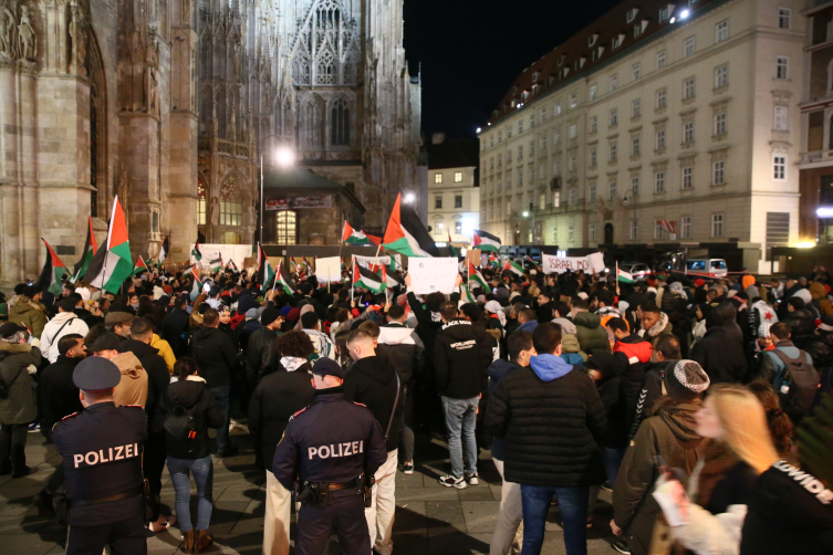 Avusturya’da İsrail’in Gazze’deki saldırılarının sonlandırılması için gösteriler düzenlendi