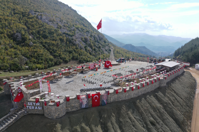 Andırın'da Şehitler Anıtı ve Seyir Terası'nın açılışı yapıldı