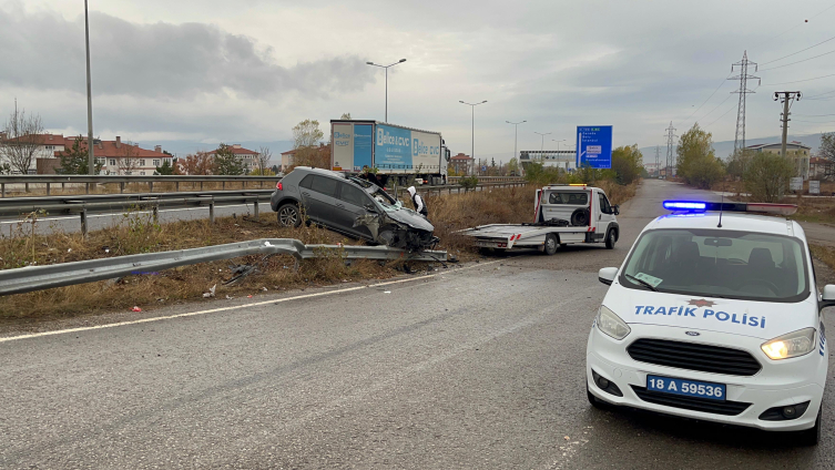 Çankırı'da şarampole devrilen araçtaki 5 kişi yaralandı