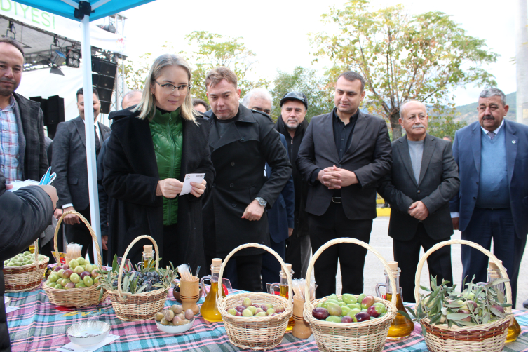İzmir'de 2. Ergenli Zeytin Festivali düzenlendi