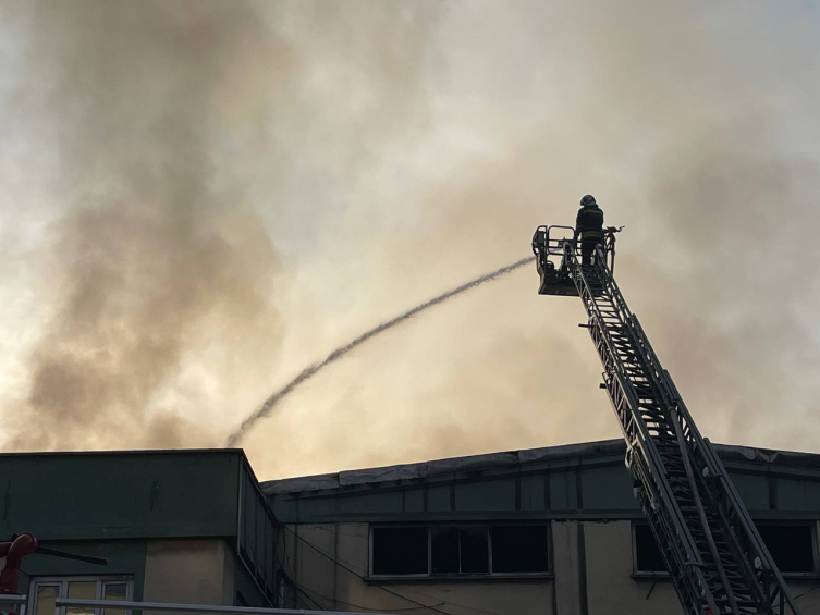 Gaziantep'te geri dönüşüm fabrikasında yangın