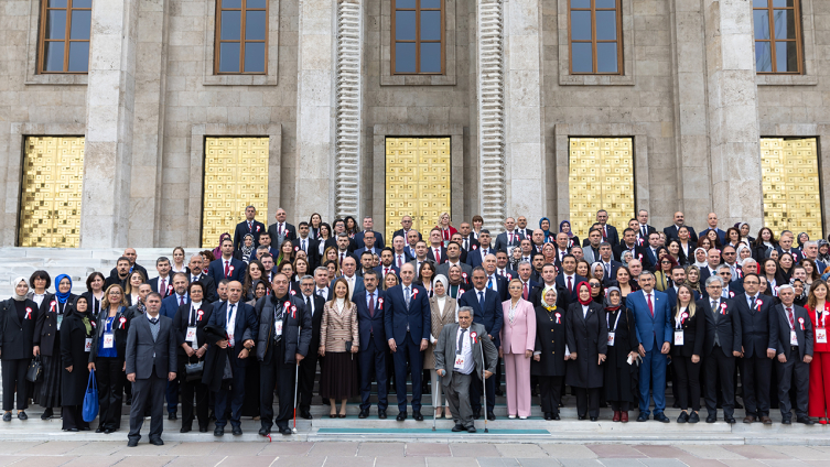 Numan Kurtulmuş: Eğitim çağındaki Gazzeli çocuklar hayattan koparıldı