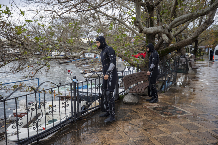 Zonguldak'ta fırtına yeniden etkisini gösterdi
