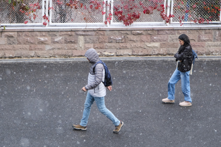 Ankara'da sabah saatlerinde kar yağışı etkili oldu