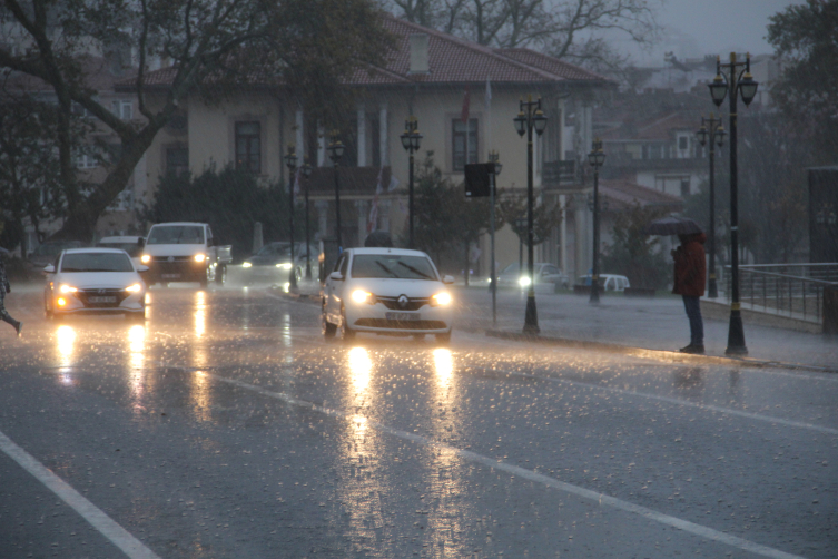 Tekirdağ'da deniz suyu çekildi, tamir ve temizliğe başlandı