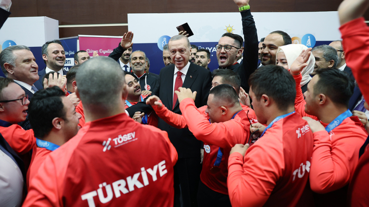 Cumhurbaşkanı Erdoğan, Futsal Milli Takımı'nı kabul etti