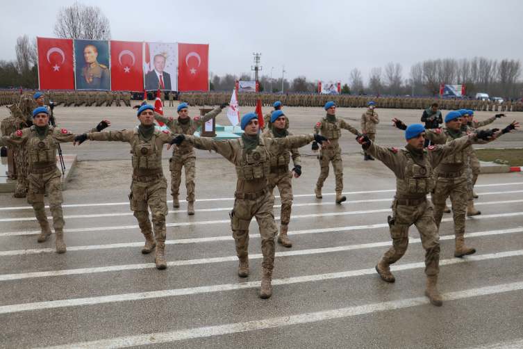 Kastamonu'da eğitimlerini tamamlayan uzman erbaşlar yemin etti