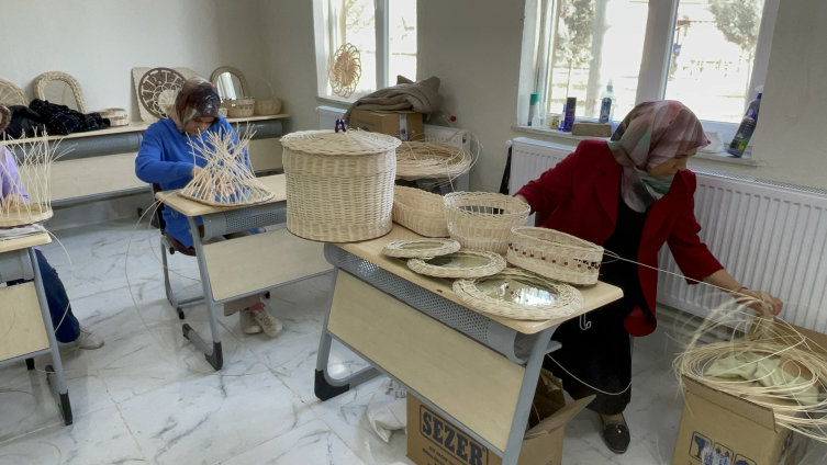 Eskil'de sepet örücülüğü kursuna kadınlardan yoğun ilgi