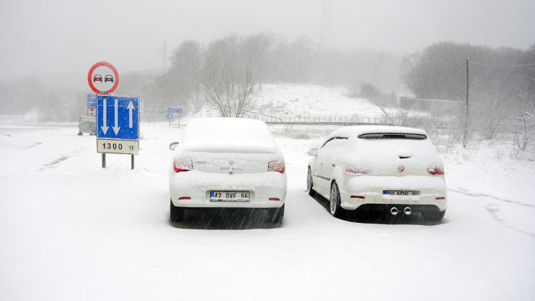 Trakya'da sağanak yerini kara bıraktı