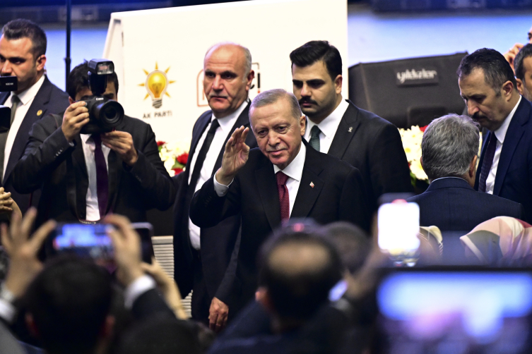 Cumhurbaşkanı Erdoğan: Teröristle aynı dili konuşan, terörist gibi muamele görmekten kaçamaz