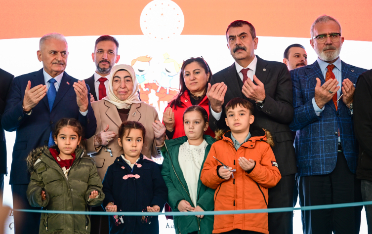 Bakan Tekin, özel eğitim anaokulu açılışına katıldı