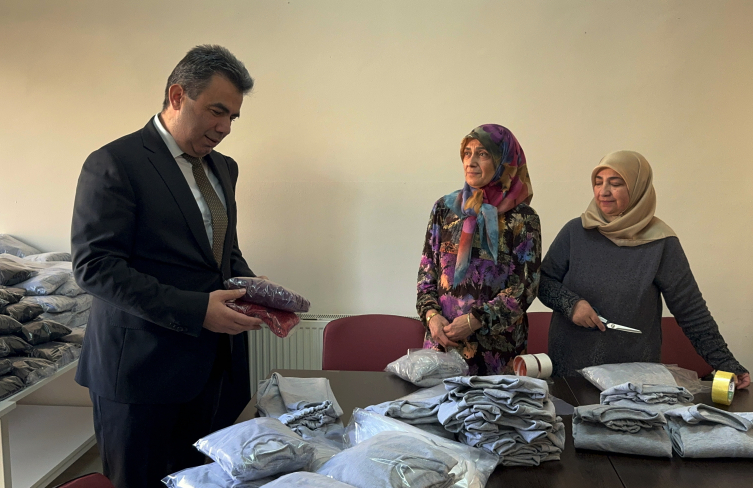 "Şehit Şerife Bacı'nın torunları" Gazze için giysi ve battaniye üretiyor
