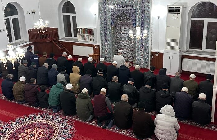 Yurdun bazı illerinde şehitler için camilerde dua edildi