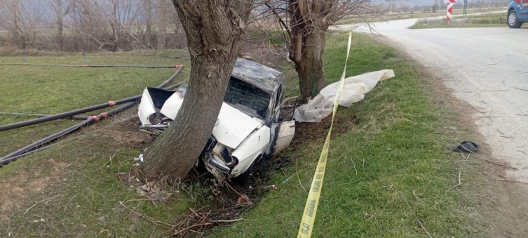 Denizli'de takla atan otomobil alev aldı: 2 ölü, 2 yaralı