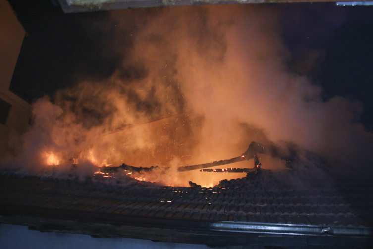 Uşak'ta müstakil evde yangın