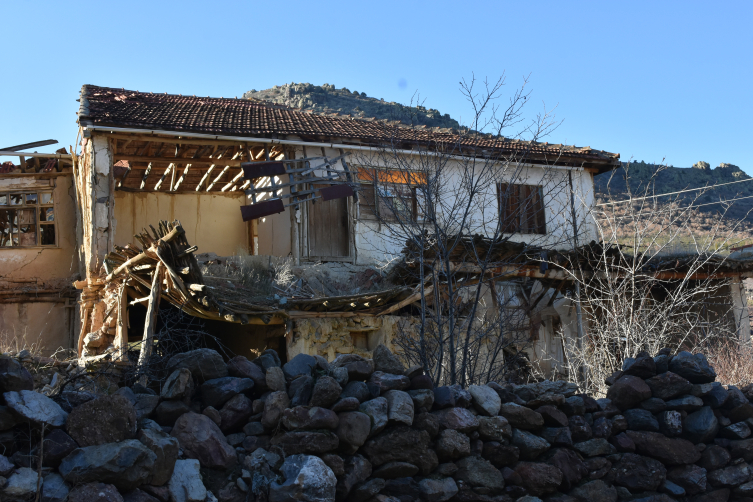 15 seçmenli köyün muhtarı yedinci dönem için aday oldu
