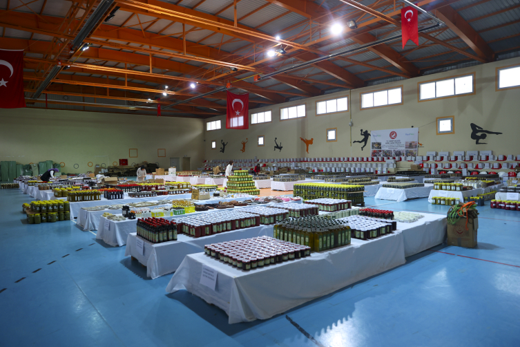 Depremde yaraları sardılar, kadın emeğini ekonomiye kazandırıyorlar