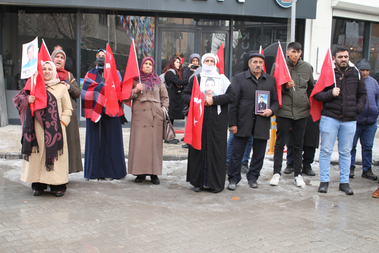 Vanlı aileler eylemlerini sürdürdü