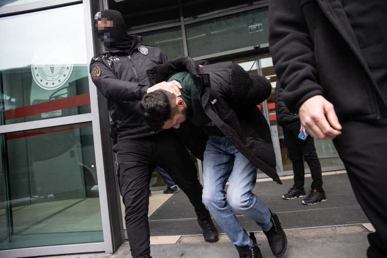 AK Parti programına silahlı saldırıyla ilgili 3 kişi tutuklandı